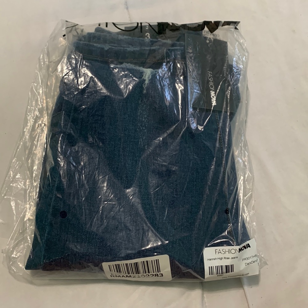 Brand new pair of fashion nova jeans